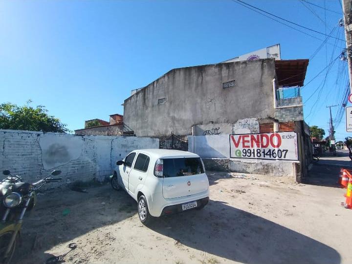 Terreno na Avenida Professor Gomes de Matos